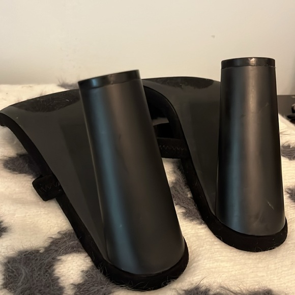 Iliana Heels Women’s Black Toe Strap Heels Suede Feel Never Worn Sz 8.5 - Picture 8 of 10